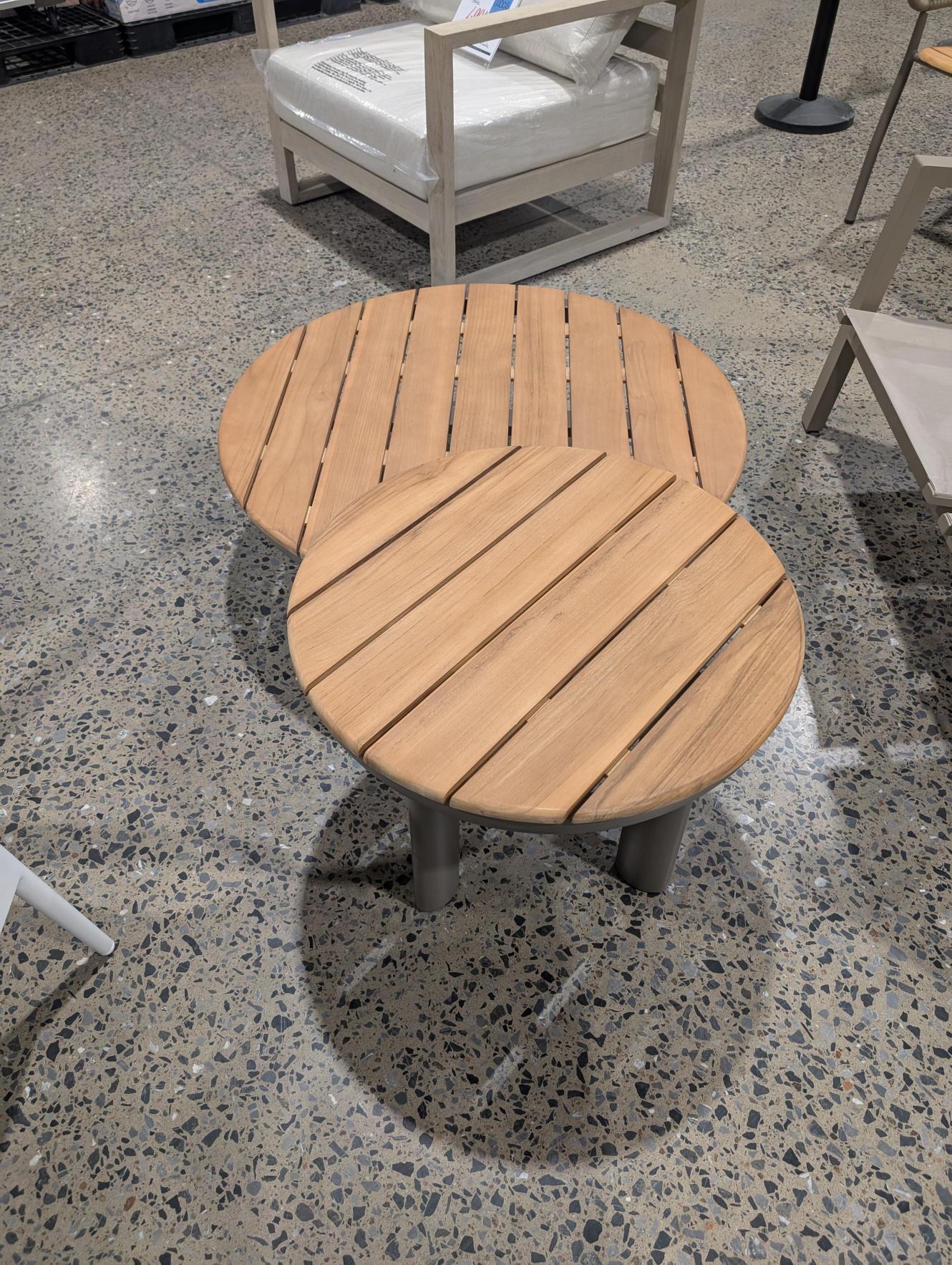 Ensemble 2 tables à café en teck - Démonstrateur avec imperfections