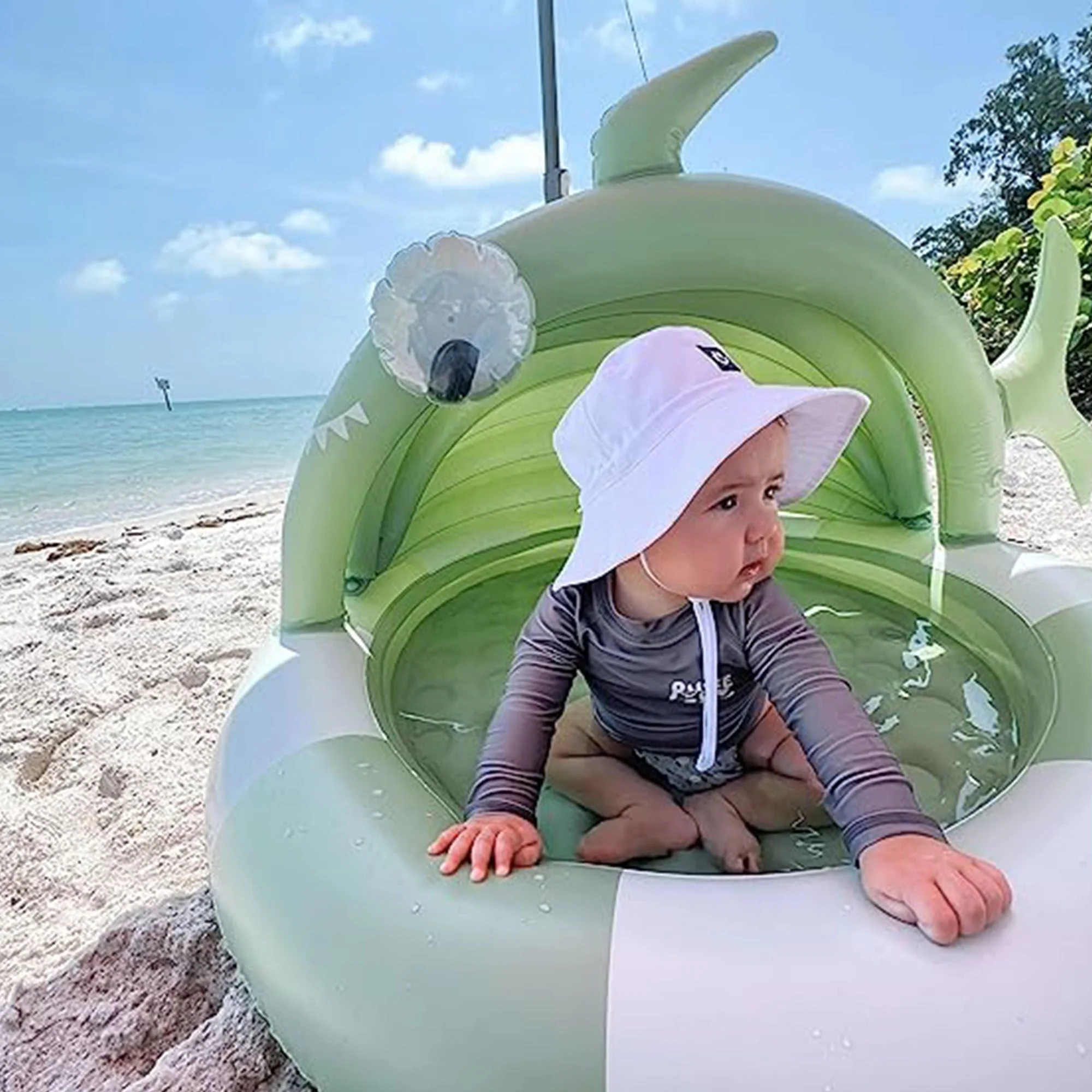 Piscine gonflable pour bambin requin - Image 3