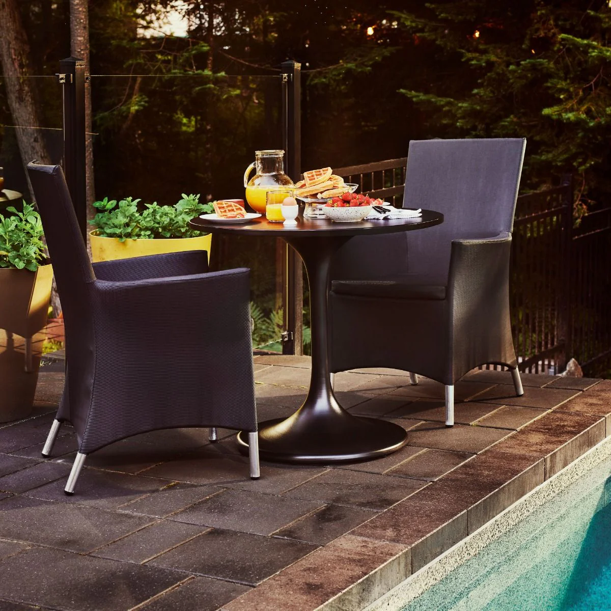 Table Tulipe - Image 4